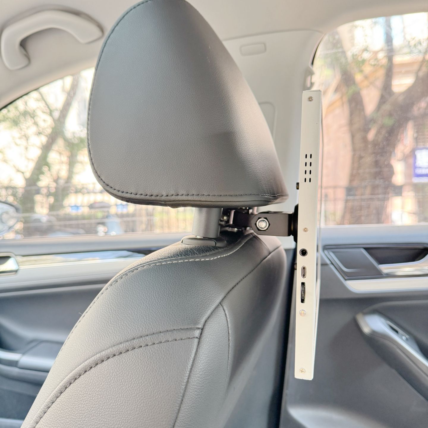 Кронштейн для монитора на подг – обзор и цена Tablet Car Mount